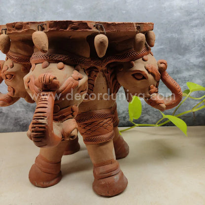 Elephant Urili Stand - ES6