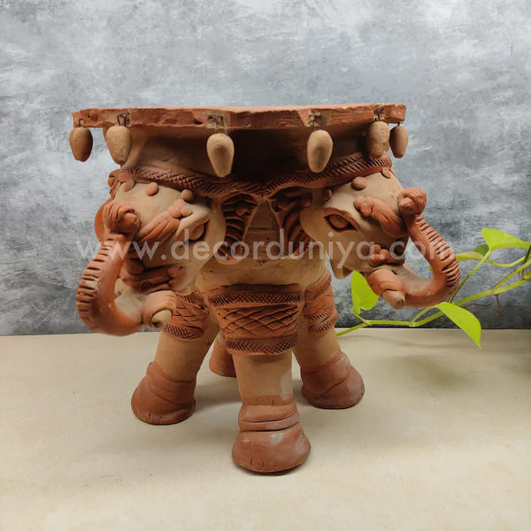 Elephant Urili Stand - ES6