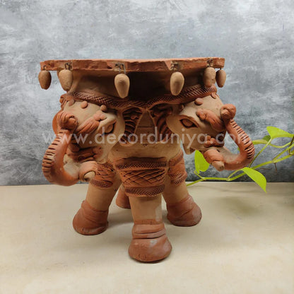 Elephant Urili Stand - ES6