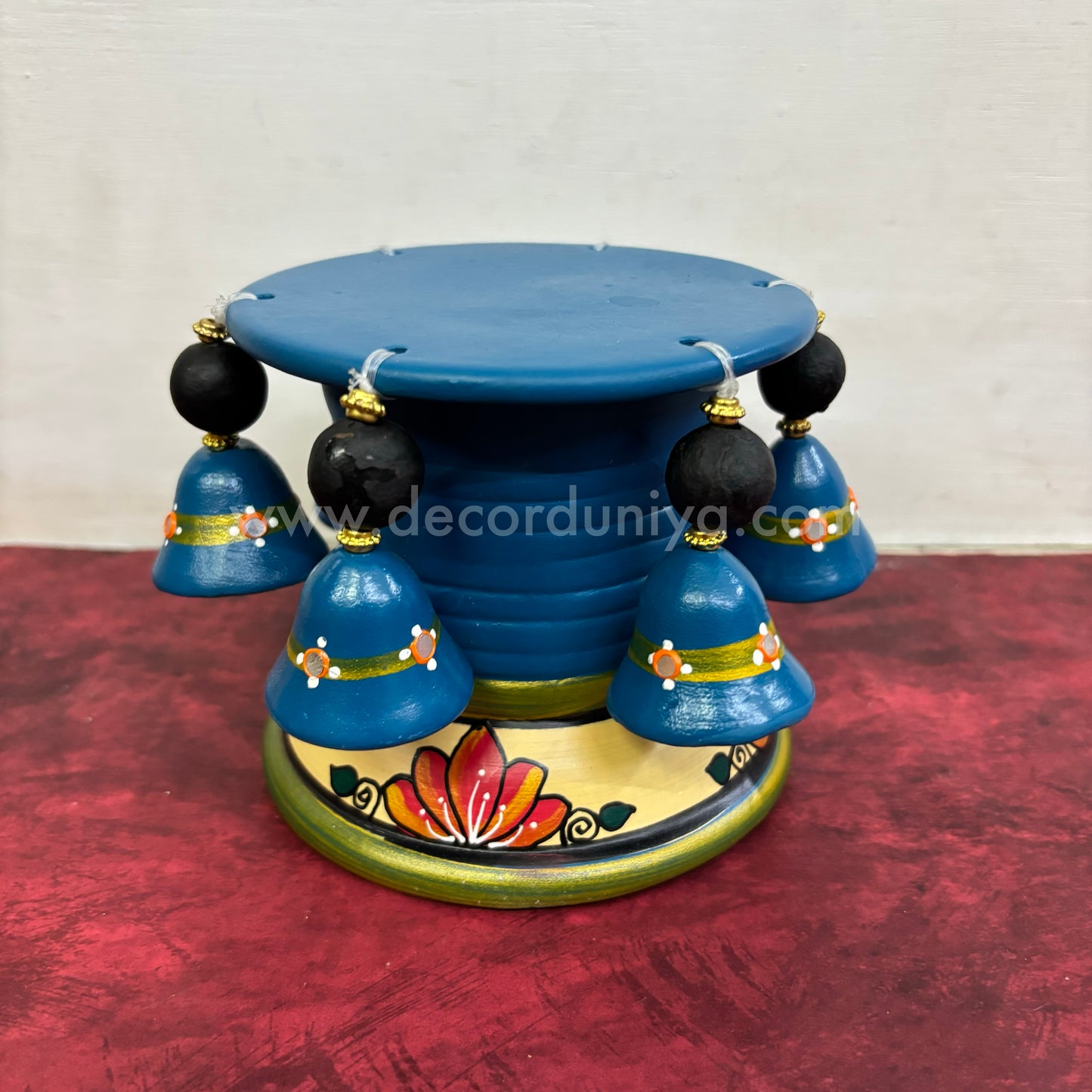 Hand Crafted Urili Stand - VS1024