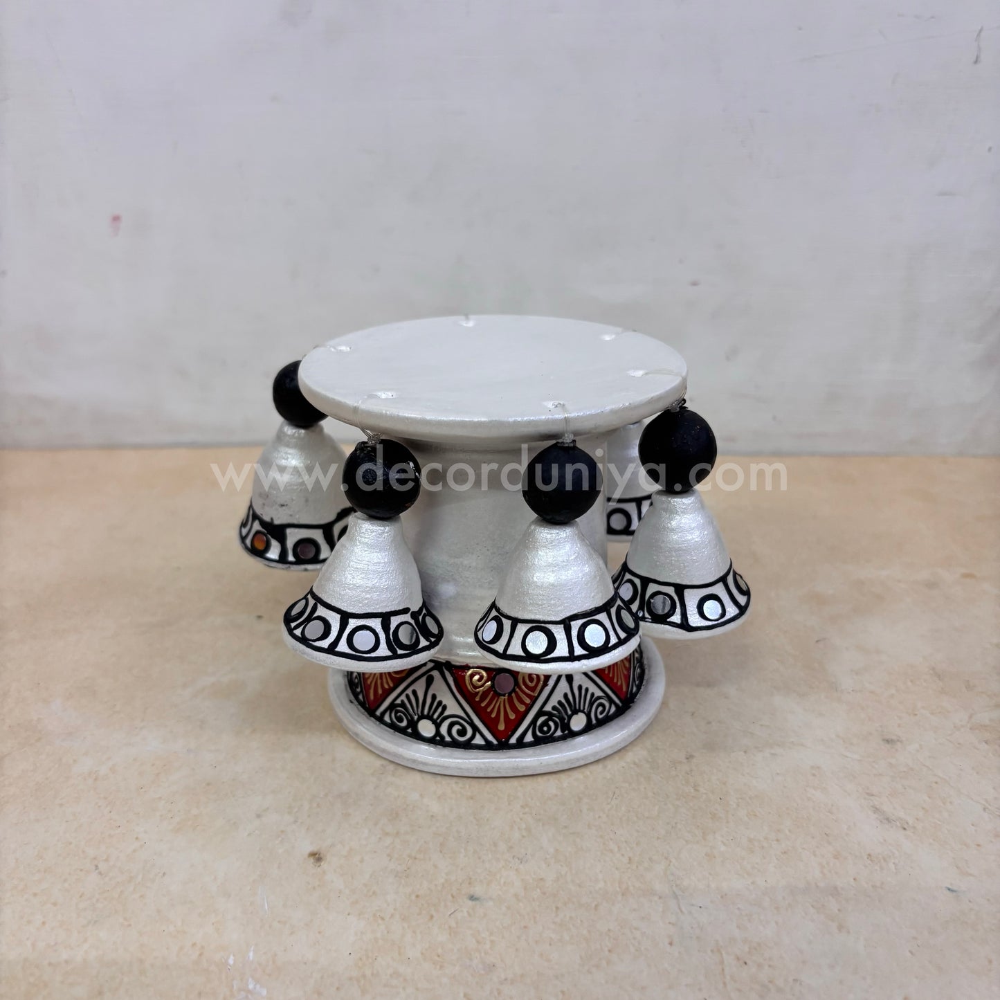 Handcrafted Designer Urili Stand - VP52