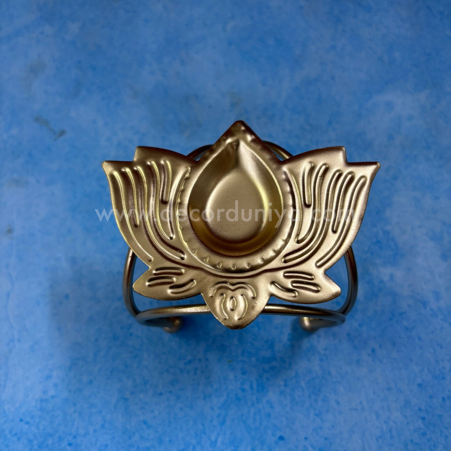 Metal Lamp Gold Finish - L1