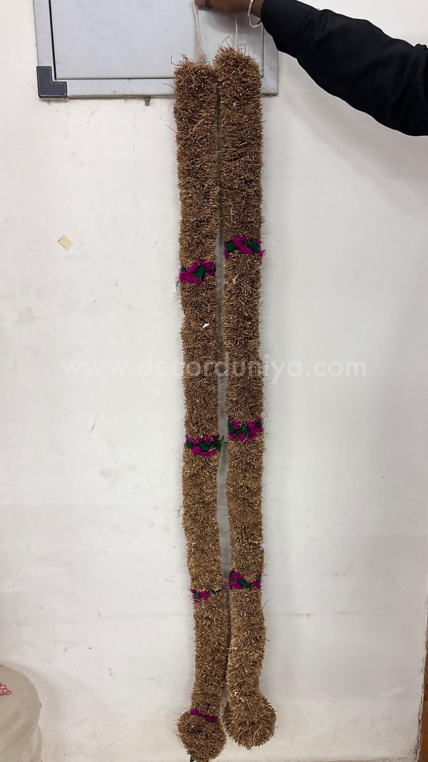 Vetiver Maalai, Garland - VV4