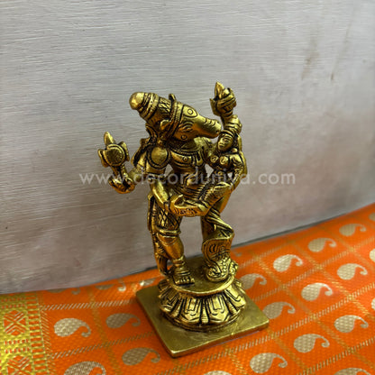 Lakshmi Varahar - RJ33