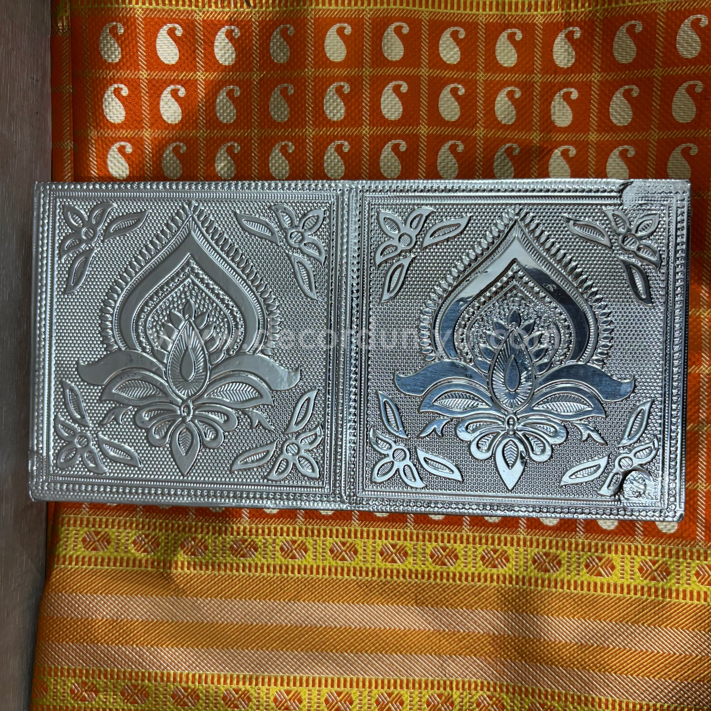 Wooden Meenakari Manai - MAN2