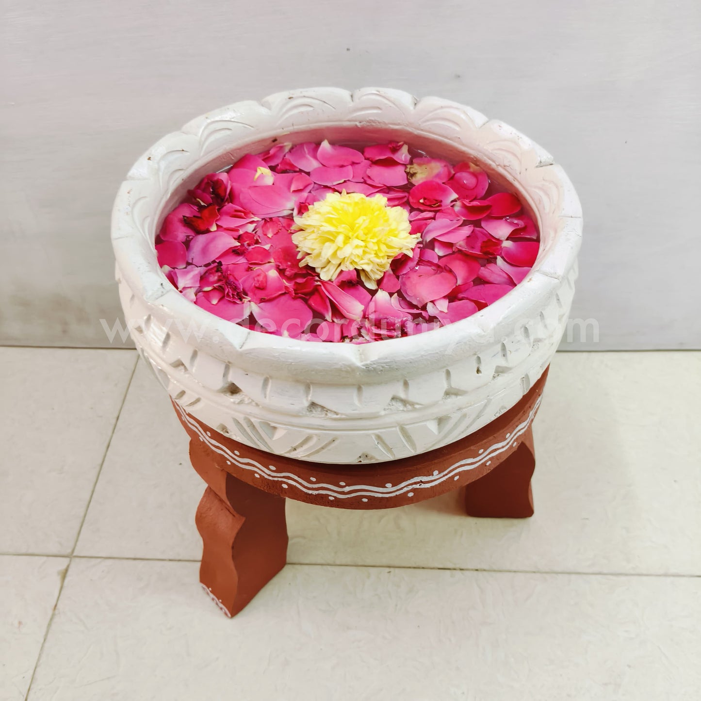 Handcrafted clay Urili and stand - CU4
