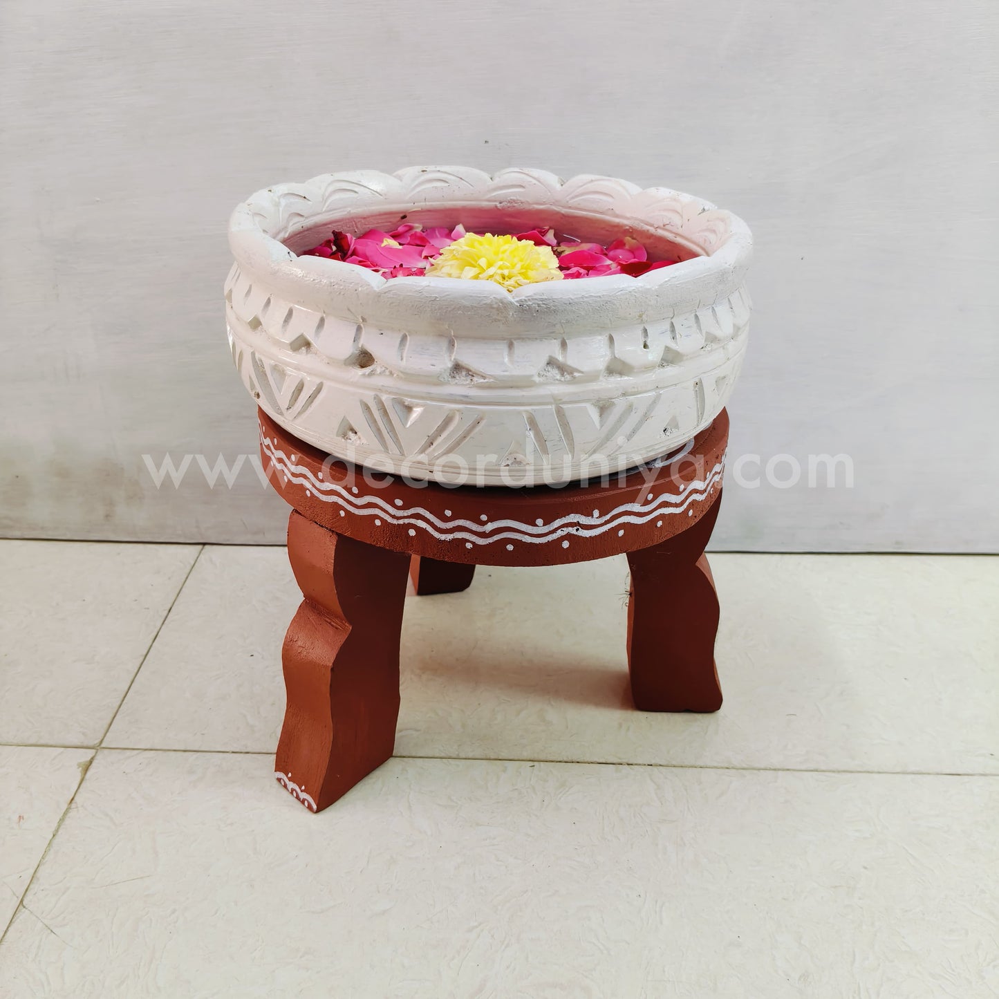 Handcrafted clay Urili and stand - CU4