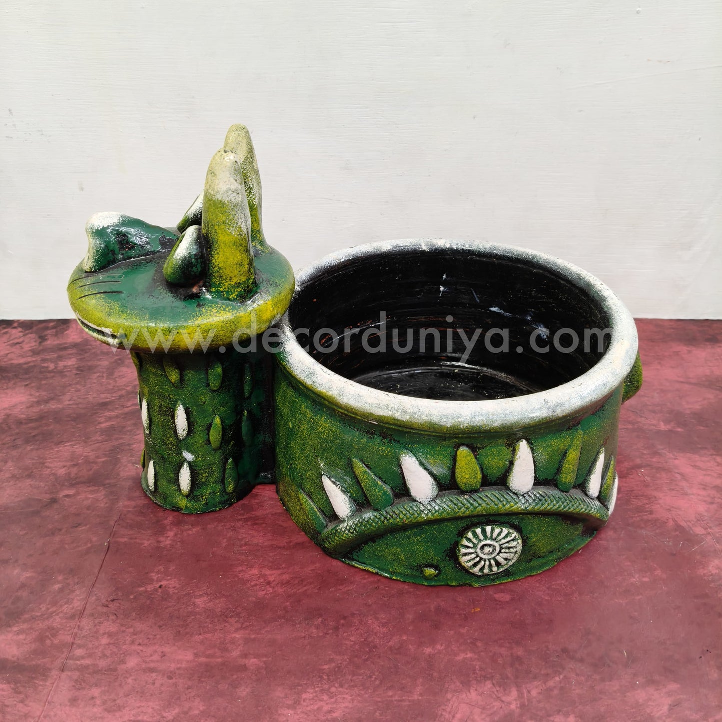 Terracotta snail Planter - TRP5