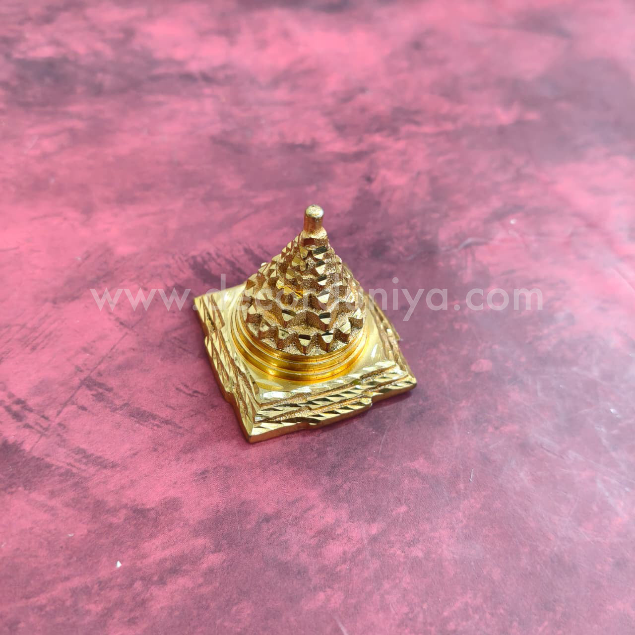 Maha Meru with Shree Yantra - RJ112