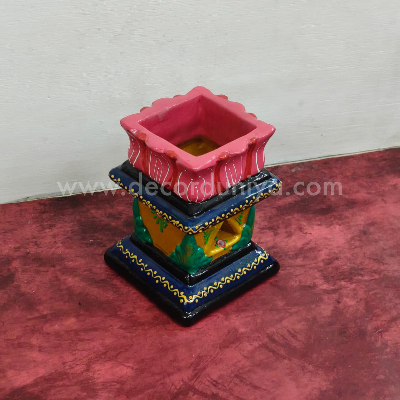Hand Crafted Thulasi Maadam - VS101
