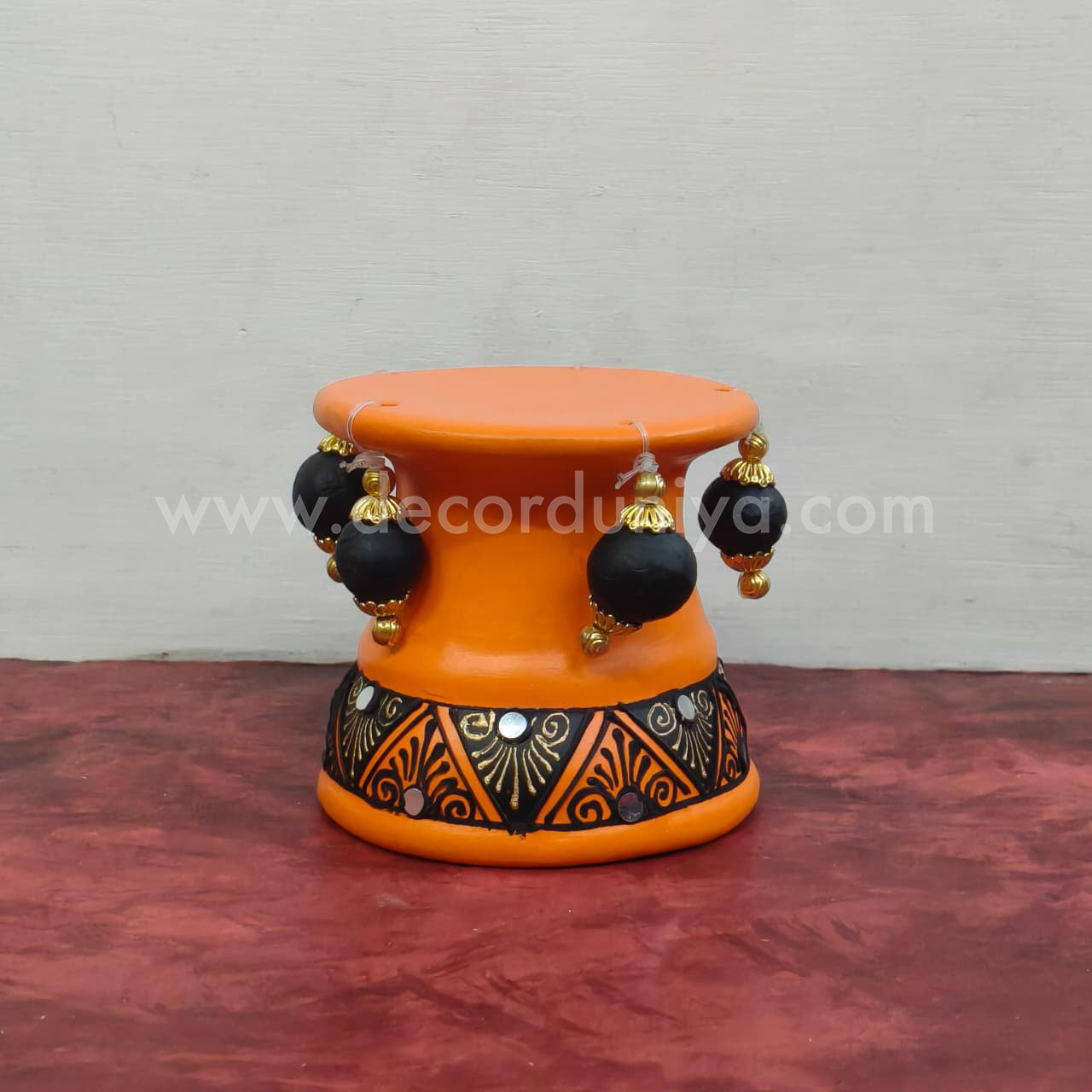 Hand Crafted Urili Stand - VS1071