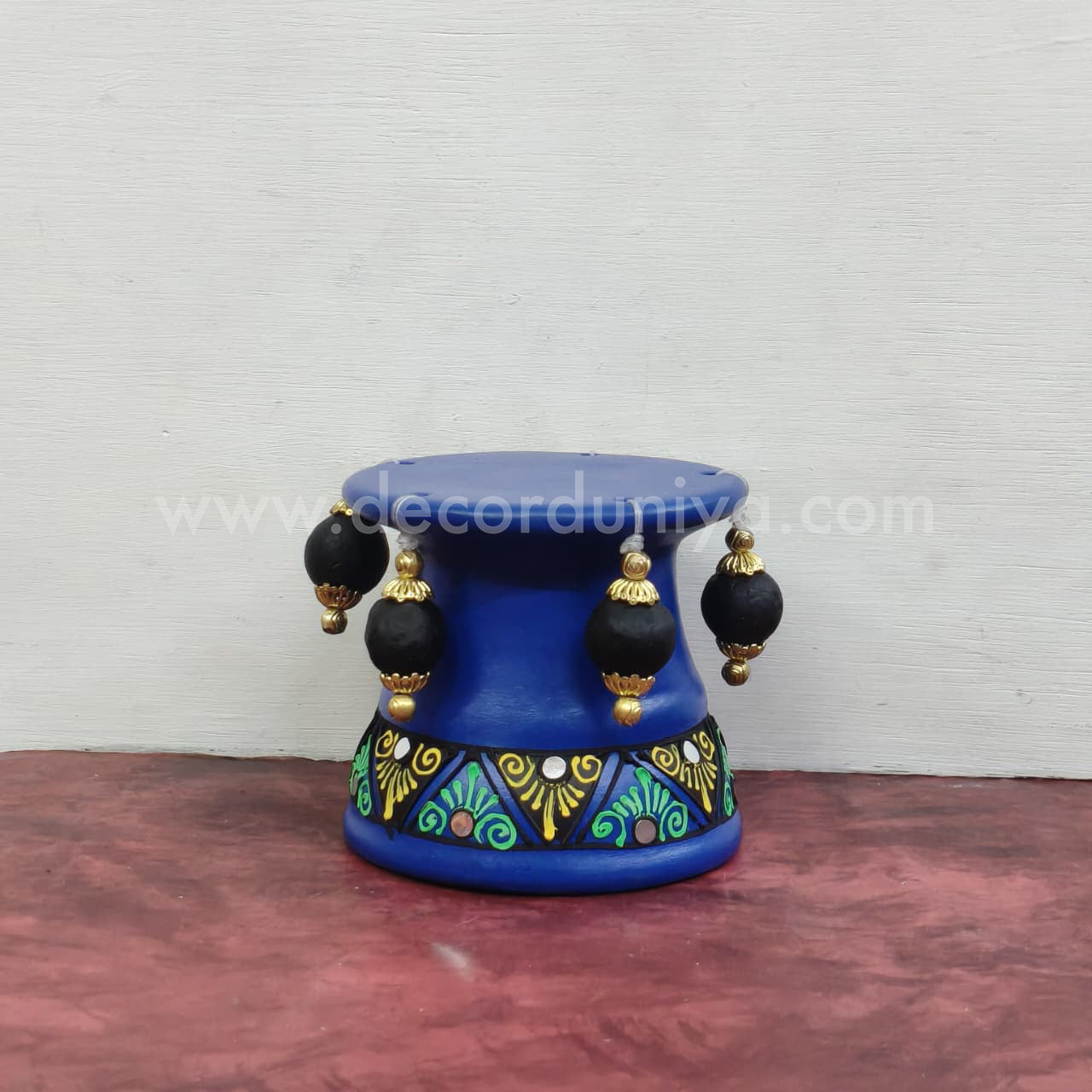 Hand Crafted Urili Stand - VS1072