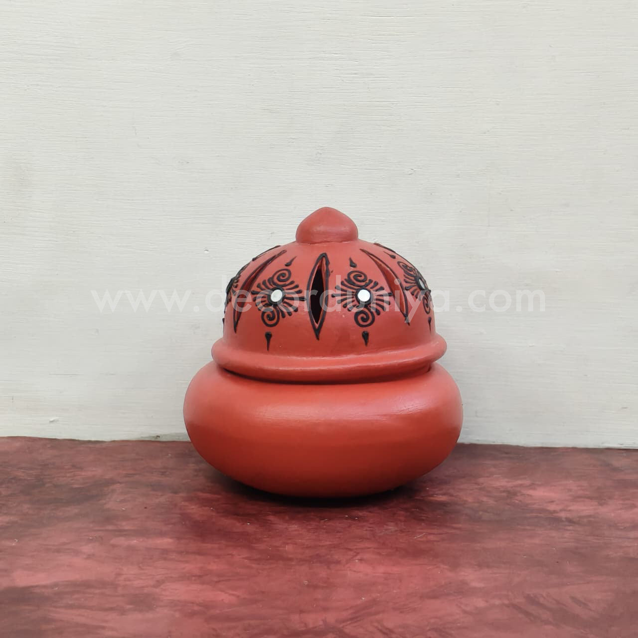 Hand Crafted Sambrani Holder - VS1052