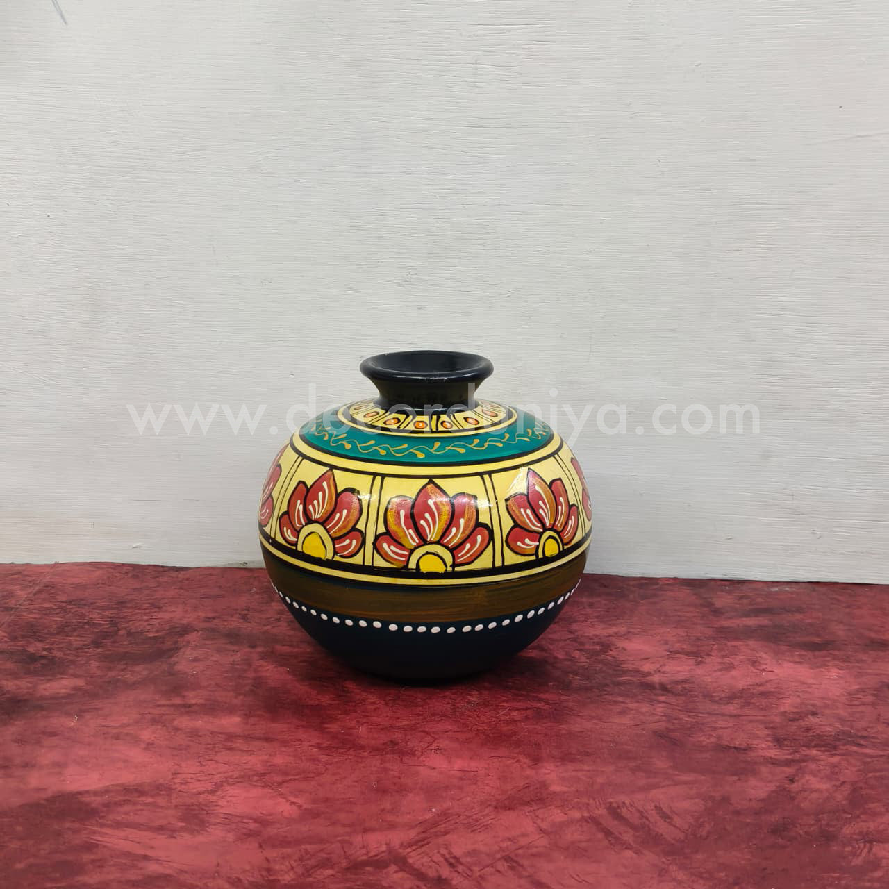 Hand Crafted and Painted Pots Set - VS104