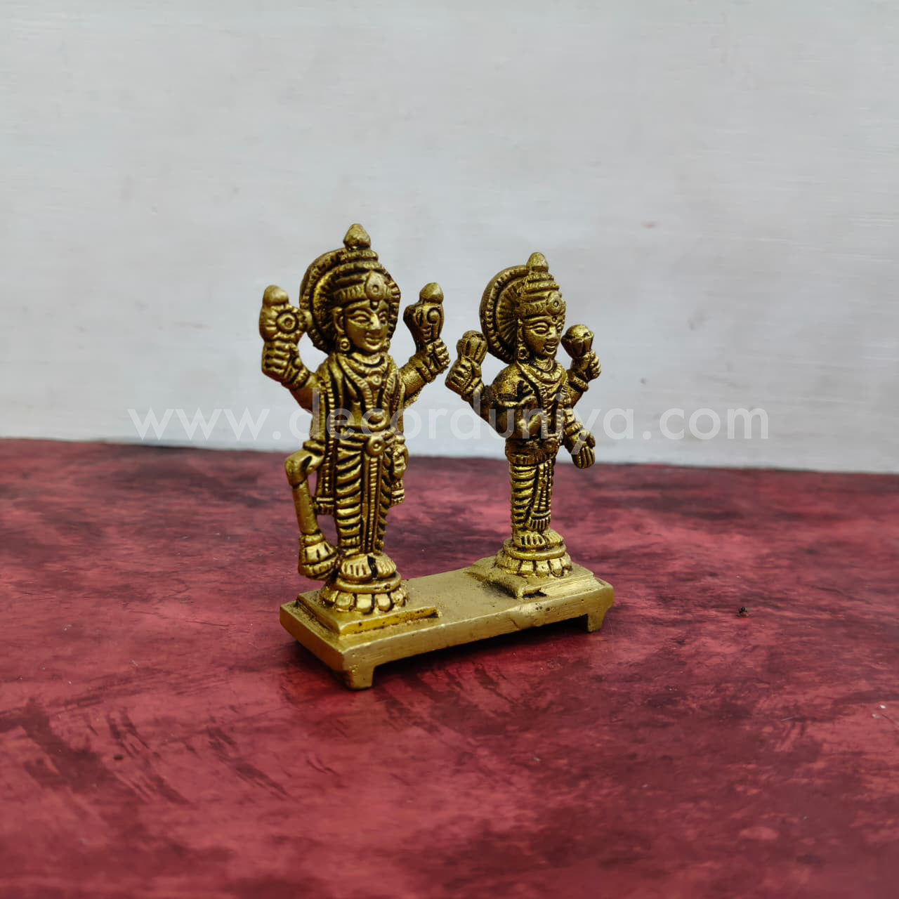 Vishnu Lakshmi - RB914