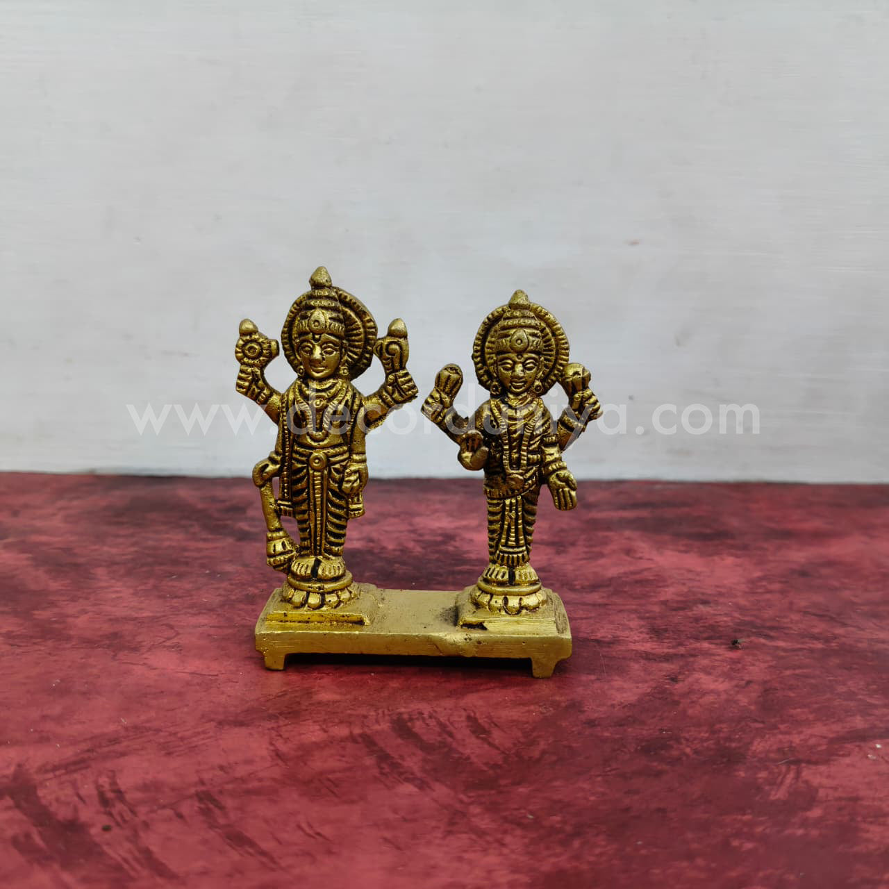 Vishnu Lakshmi - RB914