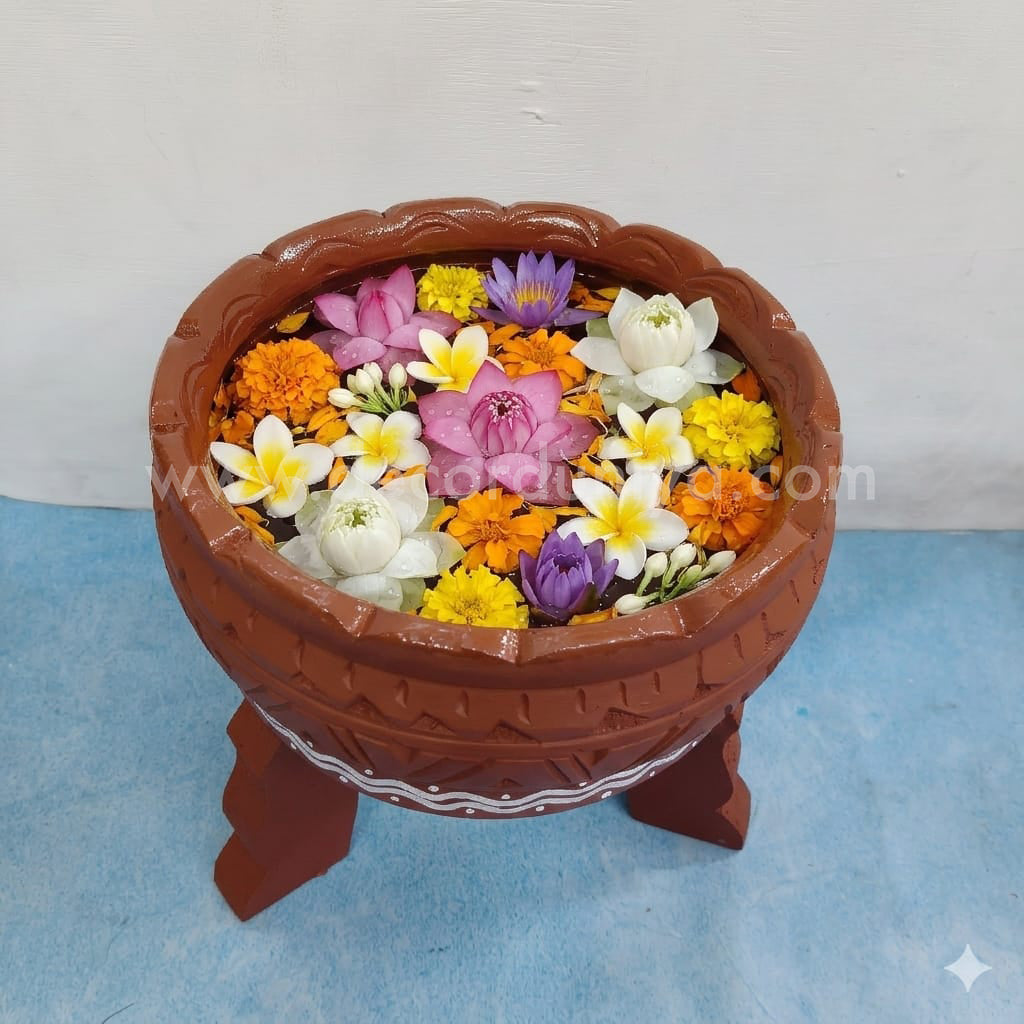 Handcrafted clay Urili and stand - CU41