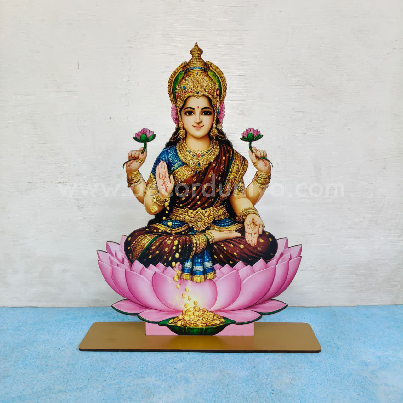 Lakshmi standy Mdf- FM65