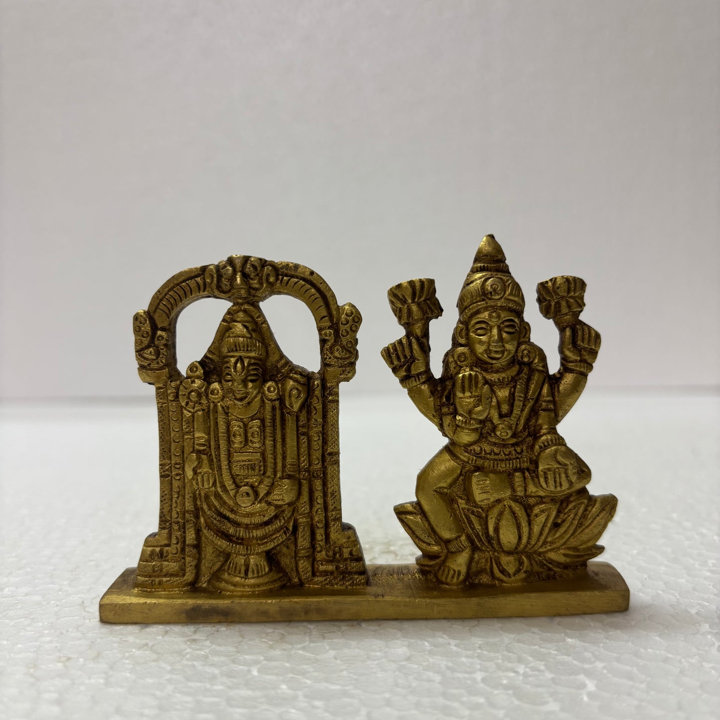 Lakshmi Venkateswara Perumal | Lakshmi Balaji Brass Idol | Decor Duniya Brass Idols | Pooja & Home Décor – RBN39