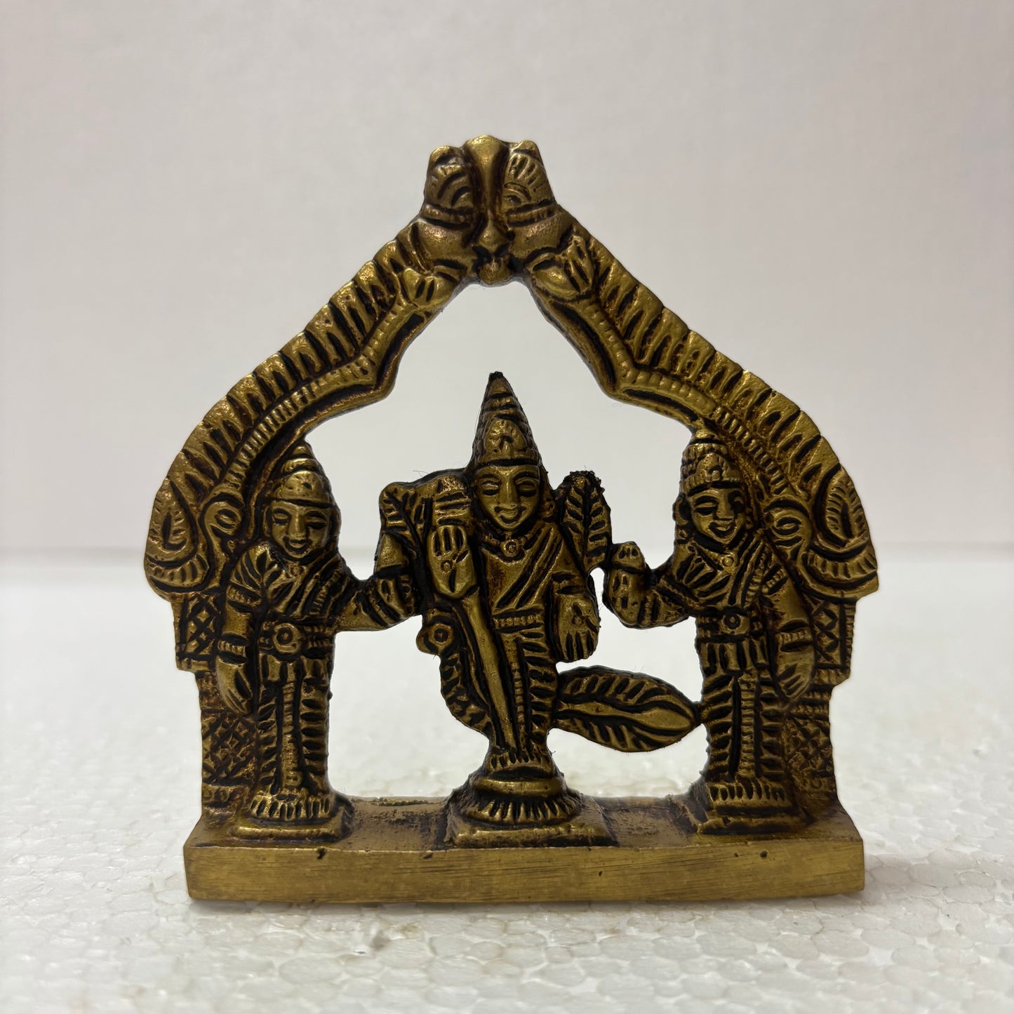 Murugar Valli Deivanai | Lord Murugan with Valli & Deivanai Brass Idol | Decor Duniya Brass Idols | Pooja & Home Décor – RBN40