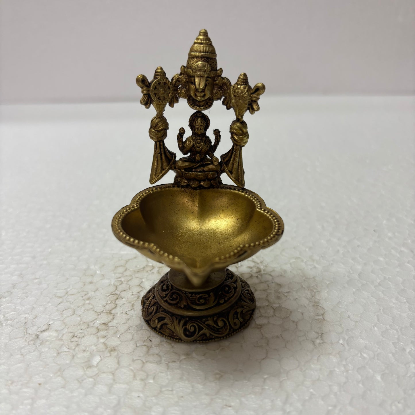 Perumal Lakshmi Vilakku | Lord Venkateswara & Goddess Lakshmi Brass Lamp | Decor Duniya Brass Idols | Pooja & Home Décor – RBN61