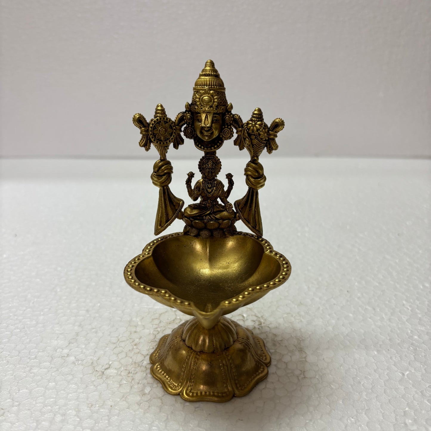 Perumal Lakshmi Vilakku | Lord Venkateswara & Goddess Lakshmi Brass Lamp | Decor Duniya Brass Idols | Pooja & Home Décor – RBN62