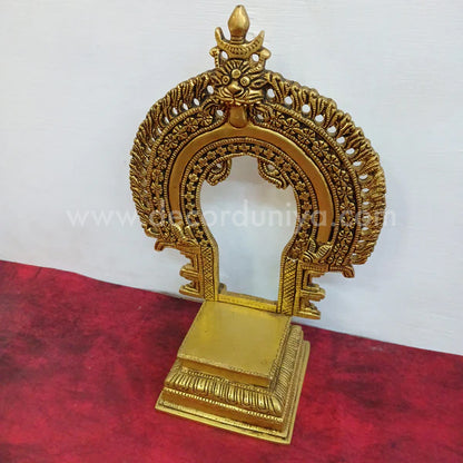 Thiruvachi with Peetem - SB24