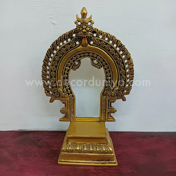 Thiruvachi with Peetem - SB24