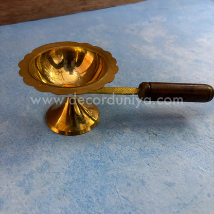 Brass Sambrani holder - Dhoopthani - SB6
