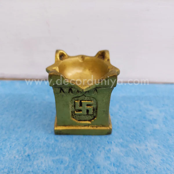 Karthigai Deepam - Vilakku Combo - Brass Diya Gift Box - VC1 - set of 27 lamps