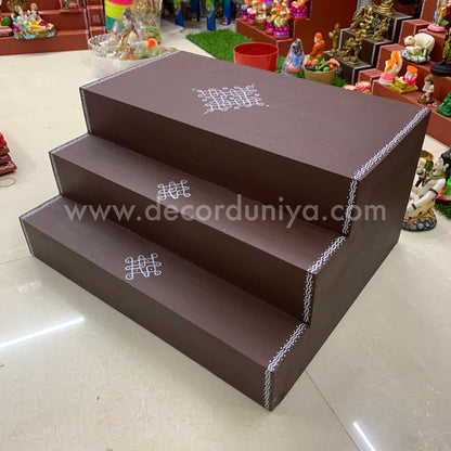 Vigraha Padi -  Golu Stand - VVS1