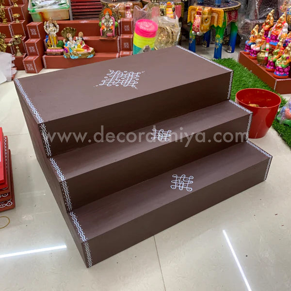 Vigraha Padi -  Golu Stand - VVS1