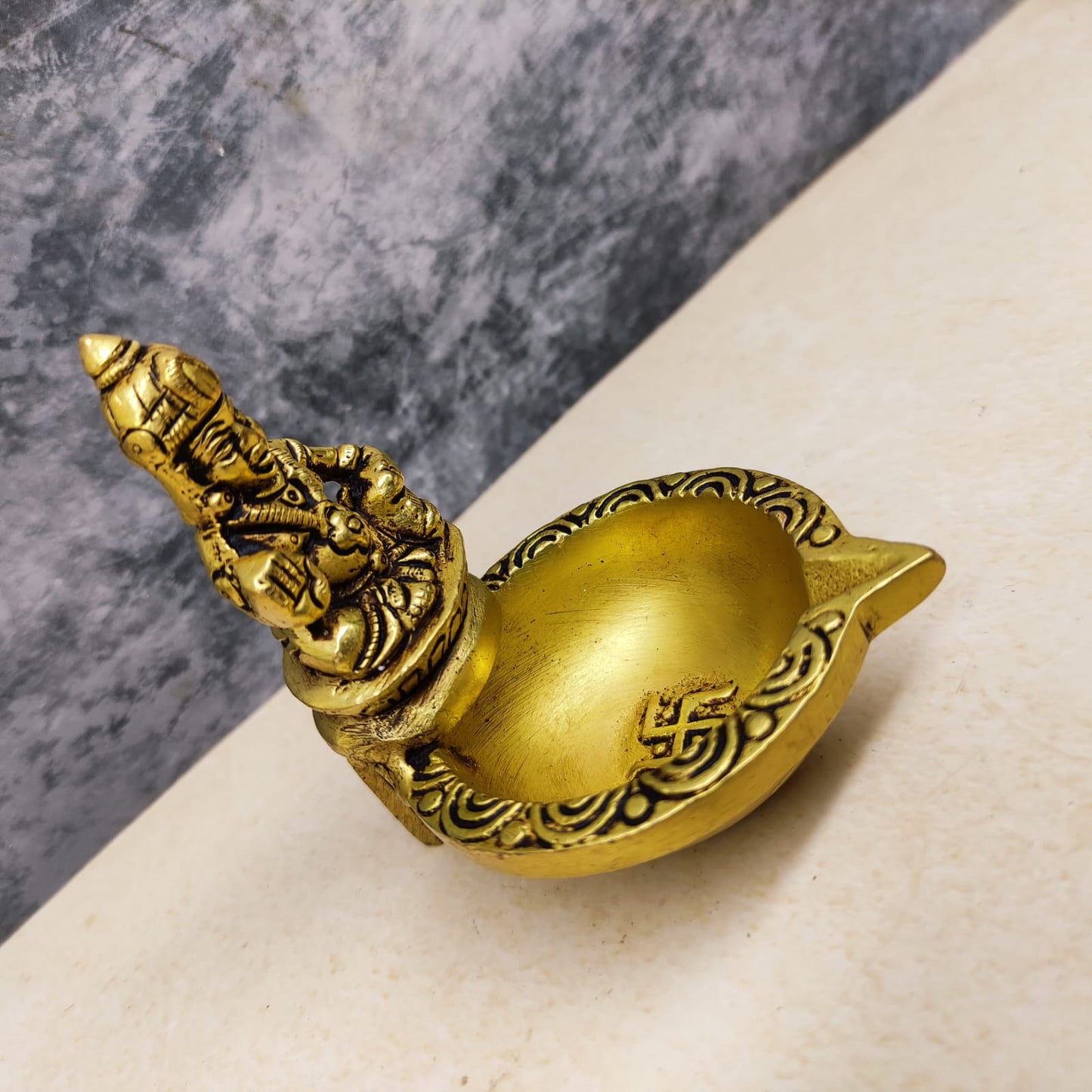 Kubera Vilakku - KV1