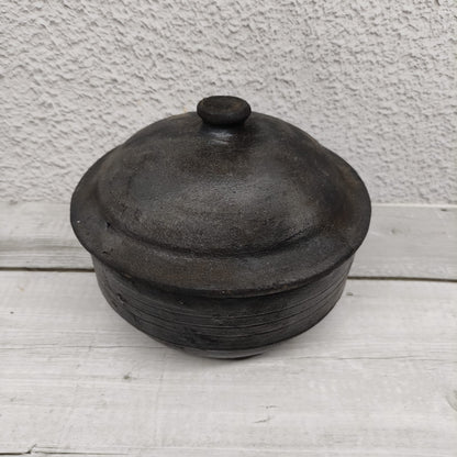 Black Pot with Lid - OCB27-c