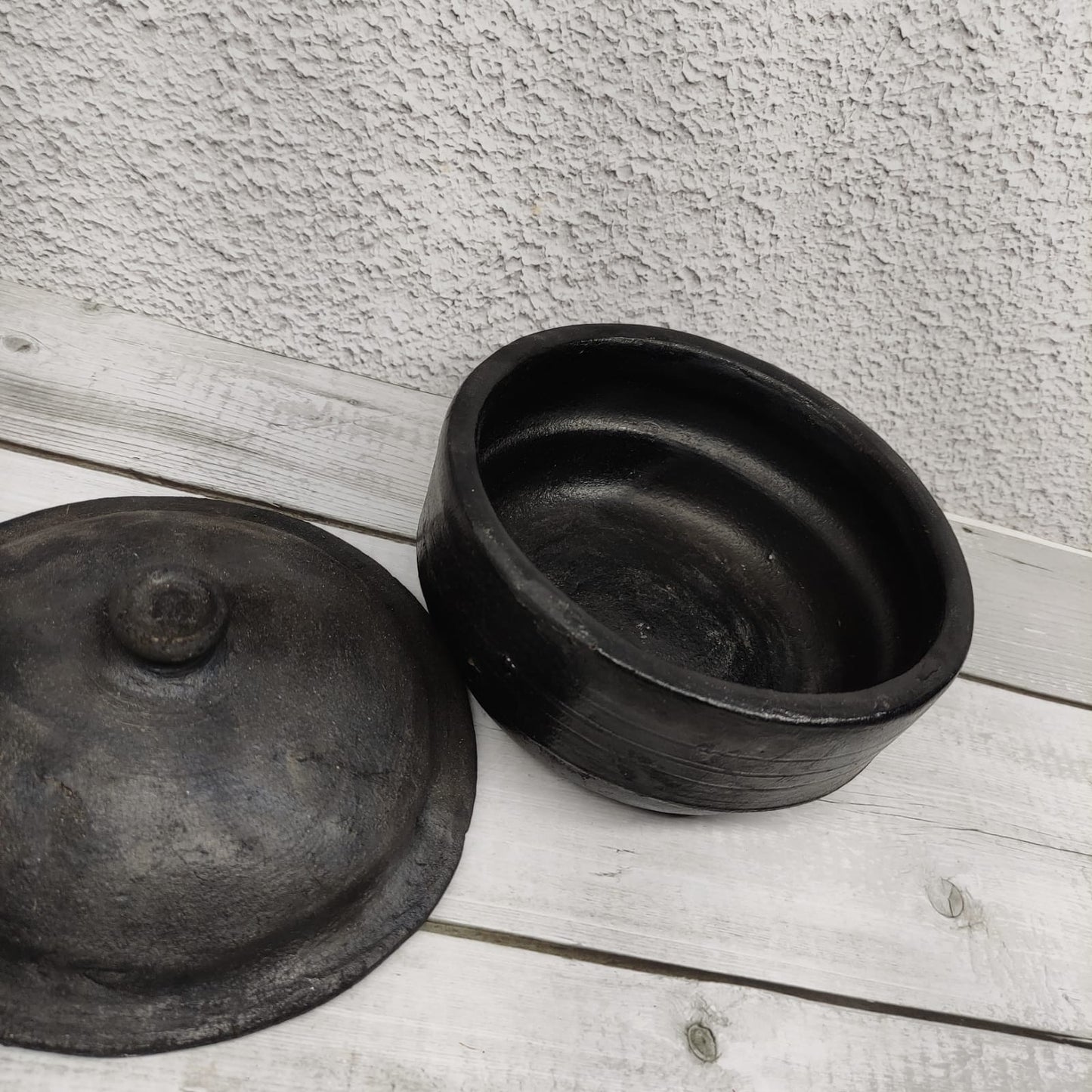 Black Pot with Lid - OCB27-c