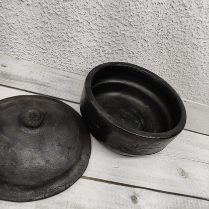 Black Pot with Lid - OCB27-c