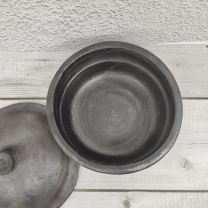 Black Pot with Lid - OCB27-c