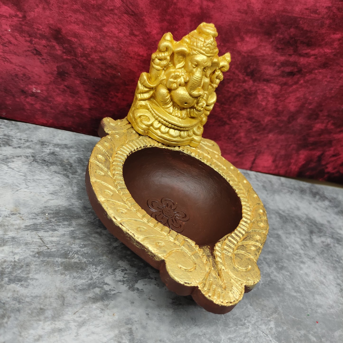 Clay Ganesha Vilakku - GV4