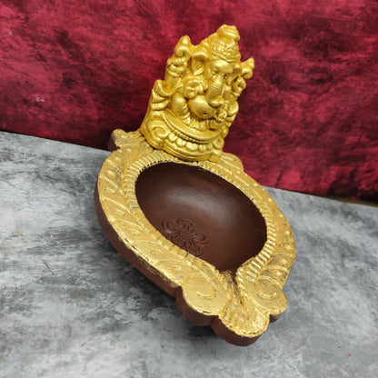 Clay Ganesha Vilakku - GV4