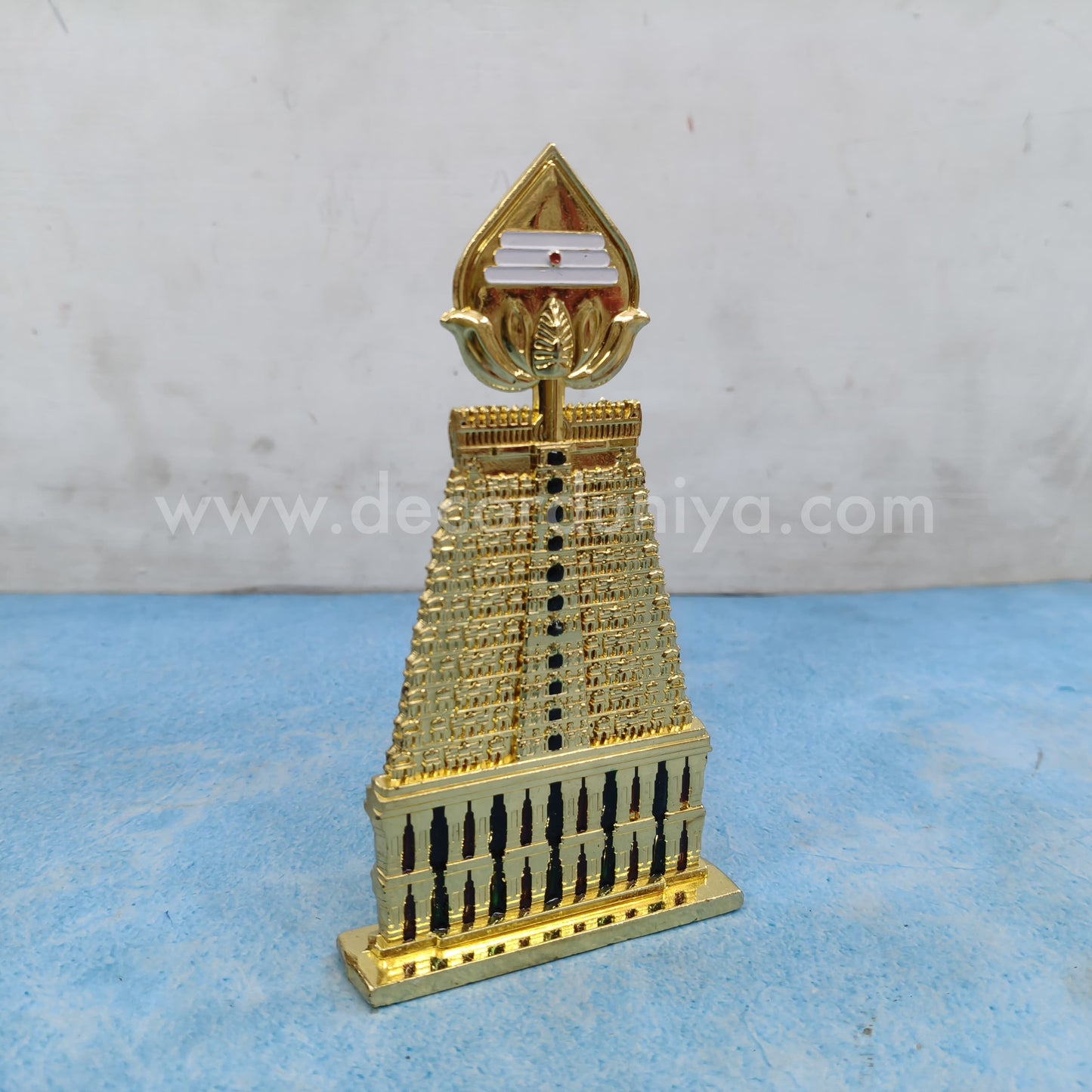Gopuram with Vel - LG0201