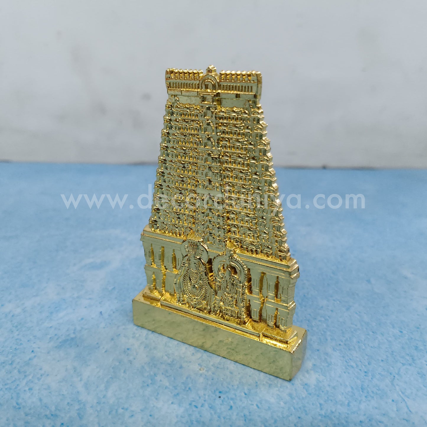 Gopuram with Annamalaiyar and Unnamalaiyamman - LG0202